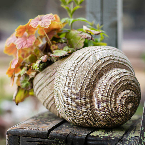 Snail Flowerpot for Garden Decoration, Cute Snail Statues, Garden Animal Statues, Unique Modern Garden Sculptures, Creative Villa Outdoor Gardening Ideas-artworkcanvas