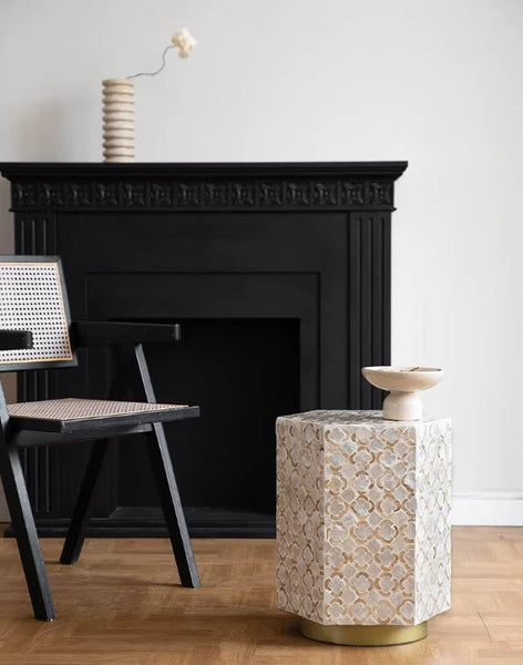 Creative Coffee Table, Contemporary Small Sofa Side Table, Shell Small Side Table, Portable Casual Side Table, Unique Small End Table-artworkcanvas