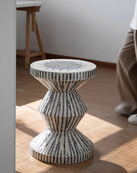Shell Small Sofa Side Table, Bedside Small Side Table, Portable Casual Side Table, Contemporary Round Side Table, Creative Coffee Table-artworkcanvas