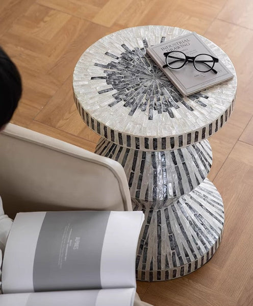 Bedside Small Side Table, Portable Casual Side Table, Shell Small Sofa Side Table, Contemporary Round Side Table, Creative Coffee Table-artworkcanvas