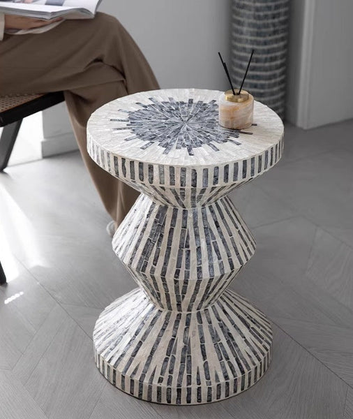 Bedside Small Side Table, Portable Casual Side Table, Shell Small Sofa Side Table, Contemporary Round Side Table, Creative Coffee Table-artworkcanvas