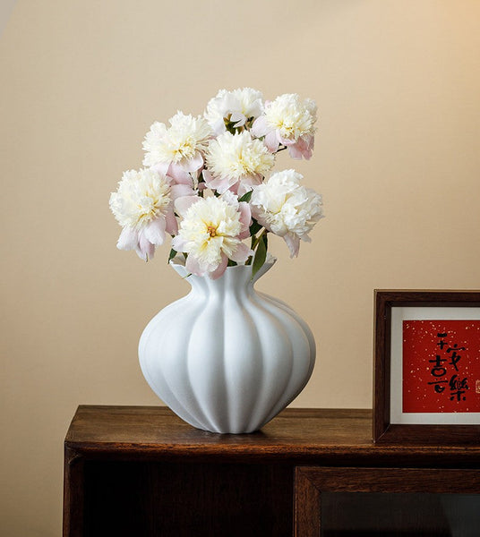 Handmade Water Holding Flower Vases, Modern Black Flower Vase Centerpiece on Table, Porcelain Flower Vases, Ceramic Bouquet Vases-artworkcanvas