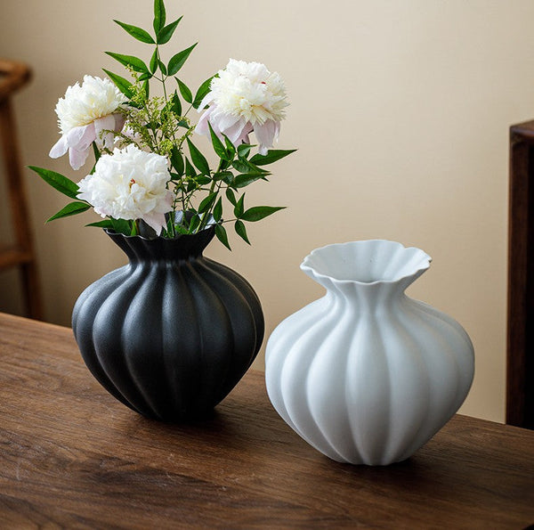 Handmade Water Holding Flower Vases, Modern Black Flower Vase Centerpiece on Table, Porcelain Flower Vases, Ceramic Bouquet Vases-artworkcanvas