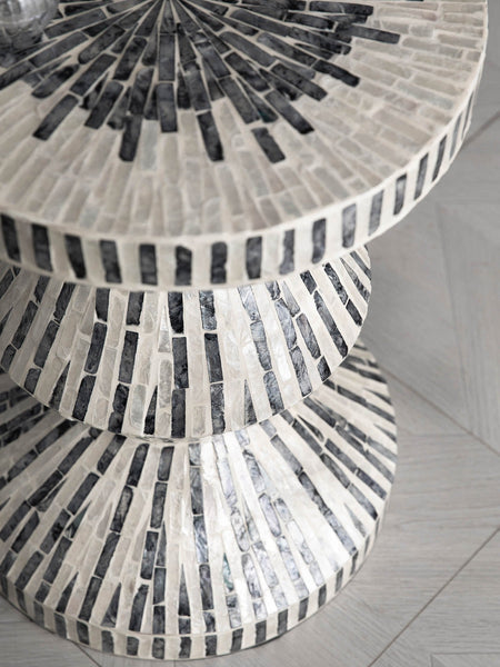 Shell Small Sofa Side Table, Bedside Small Side Table, Portable Casual Side Table, Contemporary Round Side Table, Creative Coffee Table-artworkcanvas