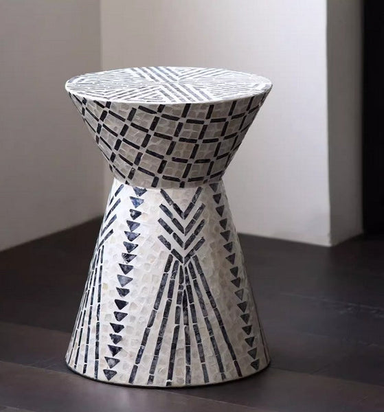 Contemporary Round Side Table, Creative Coffee Table, Bedside Small Side Table, Portable Casual Side Table, Shell Small Sofa Side Table-artworkcanvas