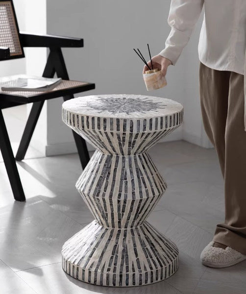 Shell Small Sofa Side Table, Bedside Small Side Table, Portable Casual Side Table, Contemporary Round Side Table, Creative Coffee Table-artworkcanvas
