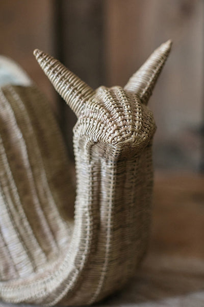 Cute Snail Statues, Garden Animal Statues, Snail Flowerpot for Garden Decoration, Unique Modern Garden Sculptures, Creative Villa Outdoor Gardening Ideas-artworkcanvas