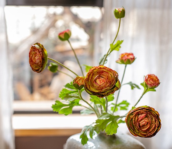 Dining Room Flower Arrangement Ideas, Ranunculus Asiaticus Flowers, Simple Modern Floral Arrangement Ideas for Home Decoration, Spring Artificial Floral for Bedroom-artworkcanvas