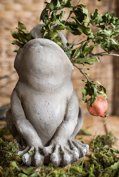 Frog Flowerpot for Garden Decoration, Beautiful Cute Frog Statues, Garden Animal Statues, Unique Modern Garden Sculptures, Creative Villa Outdoor Gardening Ideas-artworkcanvas